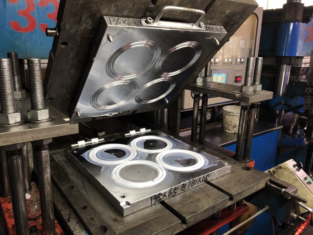 custom compression molding manufacturing